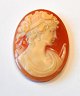 Italienische 
Kamee, Diana 
aus dem 19. 
Jahrhundert im 
Profil. Oval. 
3,5 x 2,6 cm.