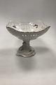 Royal 
Copenhagen 
Light Saxon 
Flower Pedistal 
Bowl with 
Putti's No 1531
Measures 25cm 
x 18cm ( ...