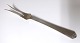 Hans Hansen. 
Silber (830). 
Arvesölv No.4. 
Auf schnits 
Gabeln. Länge 
15 cm.