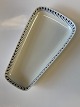 Danild 64 
Tangent, 
Asymmetric dish
Lyngby 
Porcelain, 
Refractory
Size 24*12 cm.
Height 3.2 ...