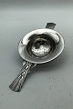 SCF  Danish 
Sterling Silver 
Tea strainer 
Measures 14 cm 
(5.51 inch)