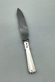 Hans Hansen 
Arvesolv No 7 
Silver Cheese 
Knife Measures 
20.2 cm (7.95 
inch)