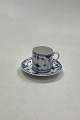 Royal 
Copenhagen Blue 
Fluted Halflace 
Mini Cup No 530
Measures 4,3cm 
dia og 4,5cm 
high ( 1.69 ...