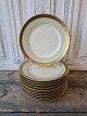Royal 
Copenhagen 
Dagmar dinner 
plate 
No. 9586, 
Factory first
Diameter 24,5 
cm.
Stock: 11