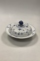 Royal 
Copenhagen Blue 
Fluted Plain 
Lidded Bowl No 
272
Measures 23cm 
/ 9.06 inch