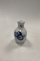 Royal 
Copenhagen Blue 
Flower Braided 
Vineger Bottle 
No. 8196
Measures 14cm 
/ 5.51 ...