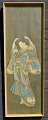 Japanischer Künstler (19. Jahrhundert): Eine Frau im Kimono frisiert sich die Haare. Kolorierter ...