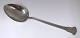 Kugle. 
Silberbesteck 
(830). Großer 
Servierlöffel. 
Länge 36,5 cm. 
Produziert 1922