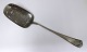 Spetzler, 
Fredericia. 
Silberbesteck 
(830). 
Erdbeerlöffel. 
Länge 25 cm. 
Produziert 1913