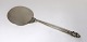 Georg Jensen. 
Silber (925). 
König. 
Tortenheber. 
Länge 22,5 cm.