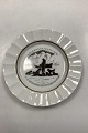Royal 
Copenhagen 
Aluminia 
Søværnets 
Juleplatte 1975
Measures 
12,5cm / 4.92 
inch