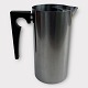 Stelton, 
Cylinda-line, 
Jug with ice 
stopper, 17cm 
high, 14.5cm 
wide, Design 
arne Jacobsen 
*Nice ...