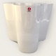 Alvar Aalto, Weiße Vase, 17 cm hoch *Mit etwas Schmutz am Boden, sonst guter Zustand*