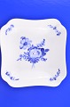 Royal 
Copenhagen 
Blaue Blume 
glatt, 
Kartoffelschale 
Quadratisch Nr. 
10/8063. Länge 
21,5 X 21,5 ...