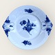 Royal Copenhagen, Geflochtene blaue Blume, Schale mit Griff #10/ 8162, 31 cm Durchmesser, 1. ...
