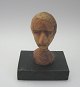 Malvin, Sven 
(1923 -) 
Schweden: 
Gesicht. 
Geschneidende 
Holz. H:. 10 
cm. Unter dem 
Fuß ...