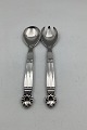 Georg Jensen 
Sterling Sølv 
og Rustfrit 
Stål Lille 
Salatsæt Konge. 

Måler 17,2cm / 
6.77 inch