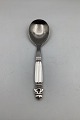 Georg Jensen 
Sterling Sølv / 
Stål Konge 
Serveringsske 
No. 133A
Måler 19,8cm / 
7.80 inch