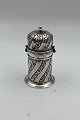 Engelsk Henry 
Matthews 
Sterling Sølv 
Sukkerstråbøsse 
fra 1922
Måler 10,5cm / 
4.13 ...