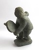 Grönland. Figur 
aus Speckstein. 
Stehender Mann. 
Höhe 16 cm. 
Karl 
Kristoffersen 
(KarlK). ...