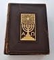 Ledergebundene 
Familienbibel, 
1938. Steen 
Hasselbachs 
Forlag und Alex 
Kappels Forlag, 
...
