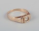 Dansk guldsmed. 14 karat guldring med similisten.Art Deco-stil.Midt 1900-tallet.Stemplet ...