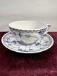 Muschel bemalt. 
Halbspitze 
Teetasse mit 
Untertasse. ...