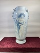 Art Nouveau 
vase.
Med motiv af 
Pige med Hånd 
spejl. samt To 
Engle pa 
bagside,
Højde: 34,5 
...