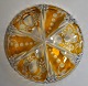 Set mit 8 
Dessertschalen 
aus böhmischem 
Kristall, 20 
Jh. Kristall 
mit gelbem 
Überfang mit 
...
