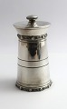 Mappin & Webb. 
English 
sterling pepper 
mill (925). 
Height 9 cm. 
Produced 
Birmingham 1970