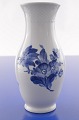 Royal 
Copenhagen 
Blaue Blume 
glatt, Vase Nr. 
10/8263. Höhe 
17,5 cm. 
Tadelloser 
Zustand, 1. 
Wahl. ...