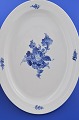 Blaue Blume 
glatt 
Königlichen 
Porzellan. 
Royal 
Copenhagen 
Blaue Blume 
glatt, Platte 
Nr. 10/8019. 
...