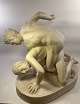 Die 
Wrestlers-
Figuren aus 
Alabaster, Höhe 
26 cm, Breite 
30 cm