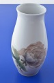 Bing & Gröndahl 
Porzellanvase  
Vase mit 
Blumendekor, 
nr. 340/5249. 
Höhe 21,5 cm. 
Tadelloser ...