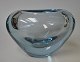 Holmegård-Vase, 
aus meerblauem 
Glas, 15919, 
1950/1960er 
Jahre, 
Dänemark. Höhe: 
8,8 cm. L.: 14 
...