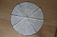 An altes 
Tischtuch
Mit Stickerei 
in Farben, - 
handgemacht
Durch: 73cm  
In gutem ...