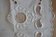An altes 
Tischtuch
Mit Stickerei 
in weiss, - 
handgemacht
Um 55cm x 55cm 

In gutem 
Stande, ...