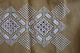 An altes 
Tischtuch
Mit Stickerei 
in weiss, - 
handgemacht
Um 152cm x 
75cm
In gutem 
Stande, ...