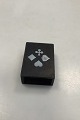 Match box 
holder in wood 
with silver 
inlay with card 
suits
Measures 6,2cm 
x 4,5cm / 2.44 
inch ...