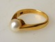 14 Karat 
Goldring mit 
Perle, B. 
Hertz, 20. 
Jahrhundert 
Kopenhagen, 
Dänemark. 
Gestempelt. 
Größe: ...