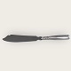 Lotus-
Schichtkuchenmesser 
in Silber 
(830S) und 
Stahl von W & S 
Sørensen, Länge 
28 cm, guter 
Zustand.