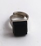 Norwegen. David 
Andersen. Ring 
aus 
Sterlingsilber 
mit schwarzem 
Stein (925). 
Ringgröße 53