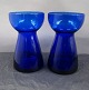 Paar schöne und 
gut gepflegte 
Zwiebelgläser, 
Hyazinthengläser 
aus 
dunkelblauem 
Glas. 
H 13cm - ...
