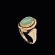 Jørgen Larsen. 
Ring i 14k guld 
med jade.
