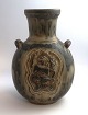 Königliches 
Kopenhagen. 
Steingut. Vase. 
Modell 2938. 
Bode Willumsen. 
Höhe 21 cm. (1 
Wahl)