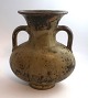 Königliches 
Kopenhagen. 
Steingut. Bode 
Willumsen. 
Vase. Modell 
3220. Höhe 18,5 
cm. (1 Wahl)
