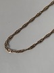 9 carat gold 
necklace.
Length: 51 cm.