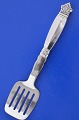 Königin, 
Silberbesteck 
von Georg 
Jensen 
Silber-schmiede 

Königin, 
Sardinegabel, 
Länge 16 cm. 
...