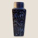 Royal 
Copenhagen, 
Aluminia, Baca, 
Vase mit blauem 
Muster Nr. 
1704/3259, 22 
cm hoch, 7,5 cm 
...