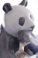 Königliche 
Porzellanfigur, 
Royal 
Copenhagen 
Panda essen Nr. 
662. Höhe 18 
cm. Tadelloser 
Zustand, ...